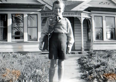 /Biography/fergus_first_day_at_school.jpg